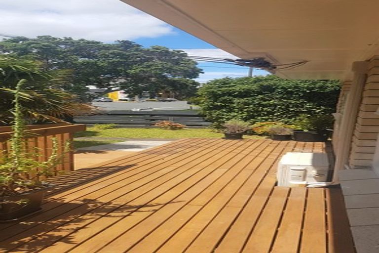 Photo of property in 1/24 Bute Road, Browns Bay, Auckland, 0630