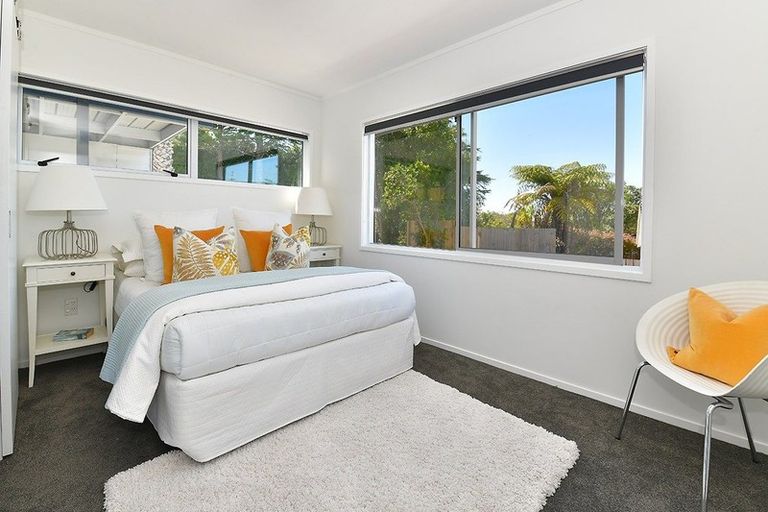 Photo of property in 13 Woodcote Drive, Glenfield, Auckland, 0629