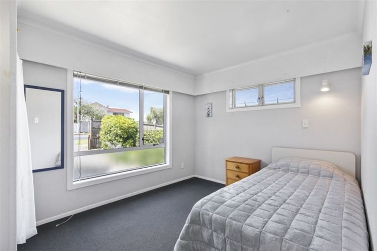 Photo of property in 57 Bradbury Road, Botany Downs, Auckland, 2010