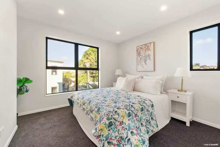 Photo of property in 4a Blue Gum Rise, Sunnyhills, Auckland, 2010