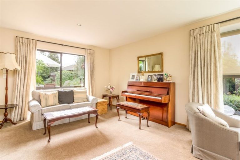 Photo of property in 9 Algie Place, Avonhead, Christchurch, 8042