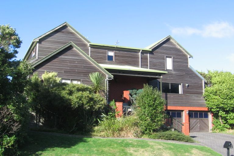 Photo of property in 18 Lakewood Avenue, Churton Park, Wellington, 6037