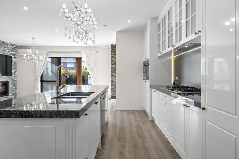 Photo of property in 16 Lime Hill Rise, Flat Bush, Auckland, 2019