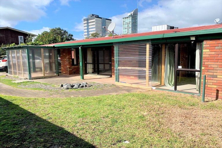 Photo of property in 1/4 Lomond Street, Takapuna, Auckland, 0622