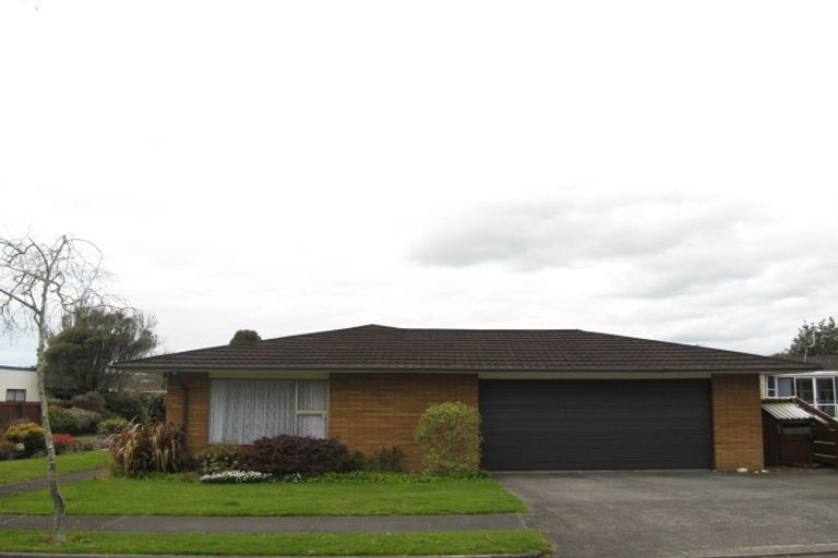 Photo of property in 9 Julian Place, Westown, New Plymouth, 4310