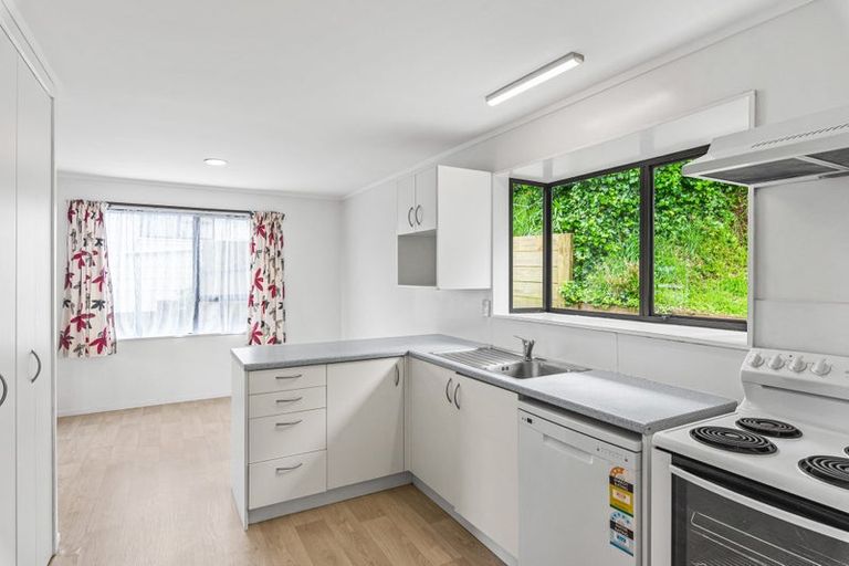 Photo of property in 18 Forglen Place, Tawa, Wellington, 5028