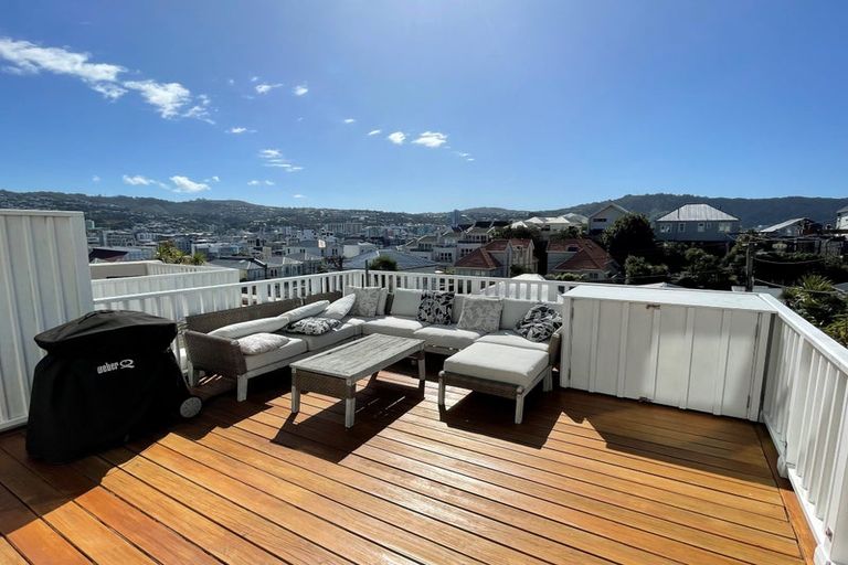 Photo of property in 44 Hawker Street, Mount Victoria, Wellington, 6011