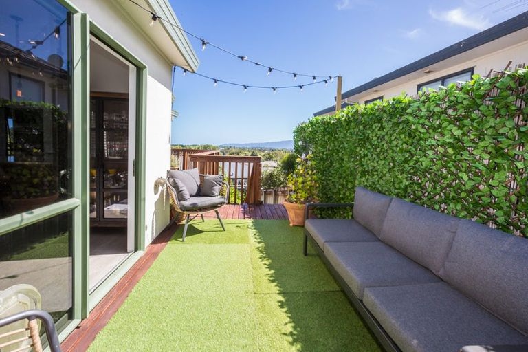 Photo of property in 56 Kakariki Grove, Waikanae, 5036