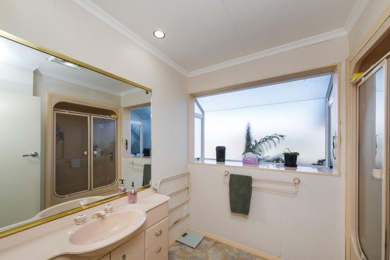 Photo of property in 11 Anakiwa Street, Kelvin Grove, Palmerston North, 4414