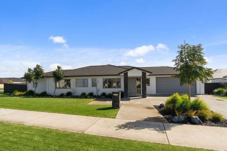 Photo of property in 49 Pohutukawa Parade, Riverhead, 0820