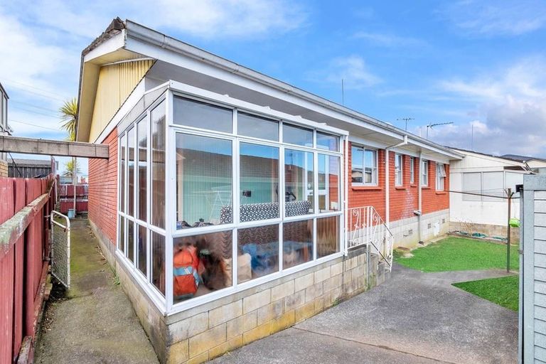 Photo of property in 2/18 Prictor Street, Papakura, 2110