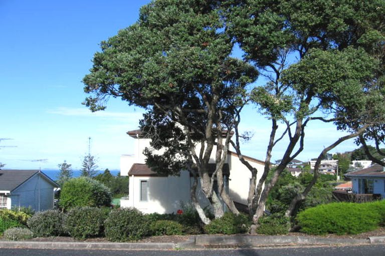 Photo of property in 95 Hebron Road, Waiake, Auckland, 0630