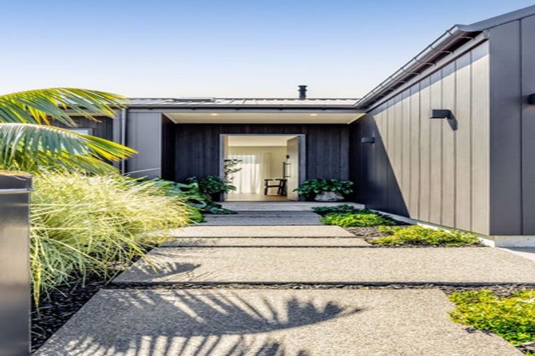 Photo of property in 27 Keene Drive, Bell Block, New Plymouth, 4312