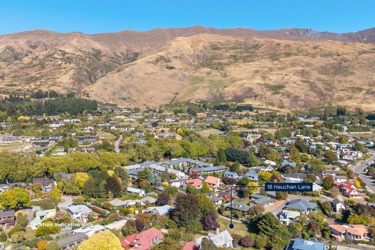 Photo of property in 18 Heuchan Lane, Wanaka, 9305