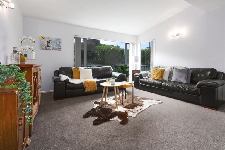 Photo of property in 6 Sumner Terrace, Aotea, Porirua, 5024