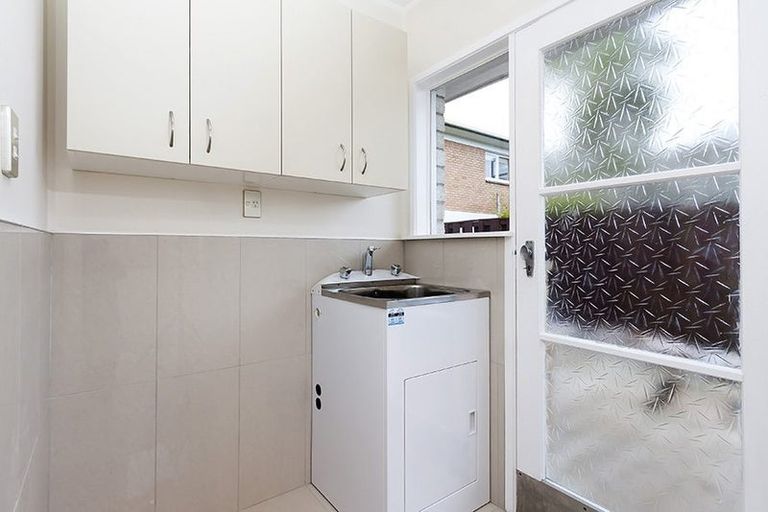 Photo of property in 2/357 Pakuranga Road, Pakuranga Heights, Auckland, 2010