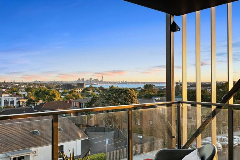Photo of property in 303/10 Auburn Street, Takapuna, Auckland, 0622