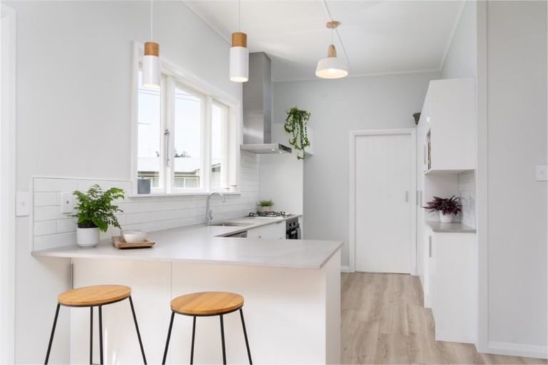 Photo of property in 19 Humphries Street, Greytown, 5712