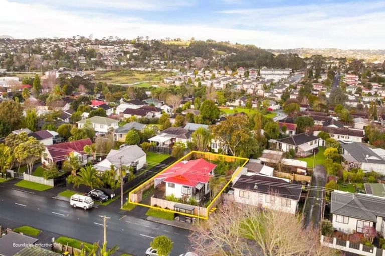 Photo of property in 110 Bruce Mclaren Road, Henderson, Auckland, 0612