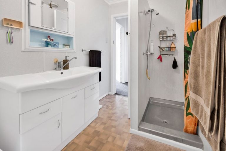 Photo of property in 34 Kent Street, Patea, 4520