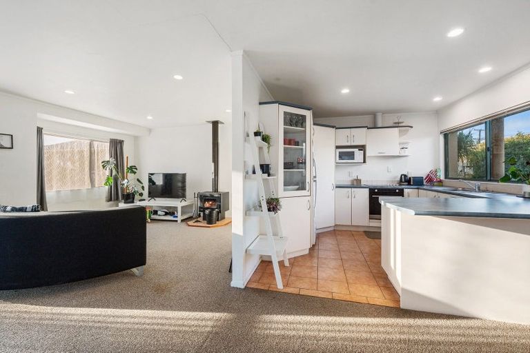 Photo of property in 1/112 Parkhurst Road, Parakai, 0830