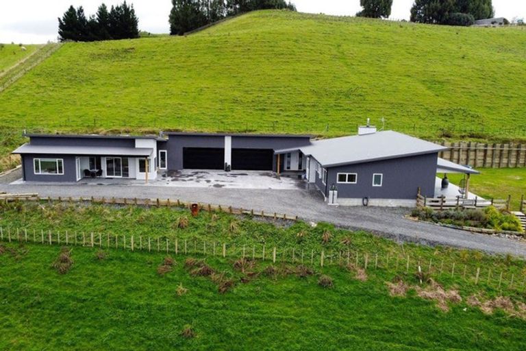 Photo of property in 143e Smith Road, Dannevirke, 4978