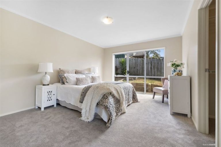 Photo of property in 10 Barnacle Rise, Red Beach, 0932