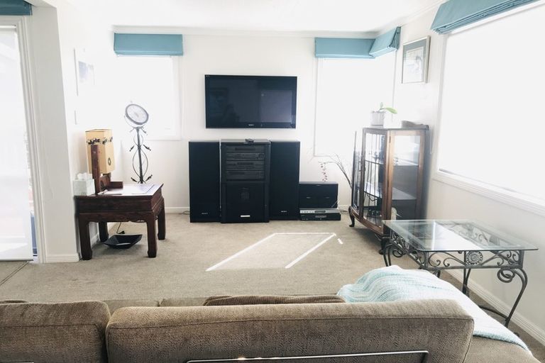 Photo of property in 23a Bournemouth Terrace, Murrays Bay, Auckland, 0630