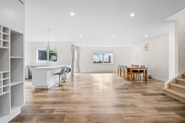 Photo of property in 52 Resolution Drive, Gulf Harbour, Whangaparaoa, 0930