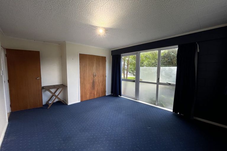 Photo of property in 11 Kathleen Street, Totara Vale, Auckland, 0627