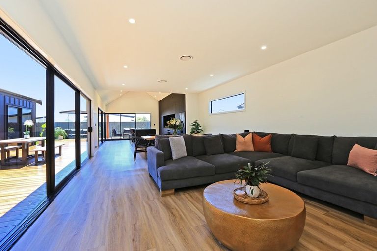 Photo of property in 27 Gee Place, Taradale, Napier, 4112