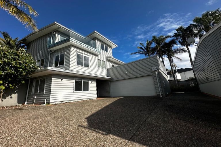 Photo of property in 28 Oakwood Grove, Eastern Beach, Auckland, 2012
