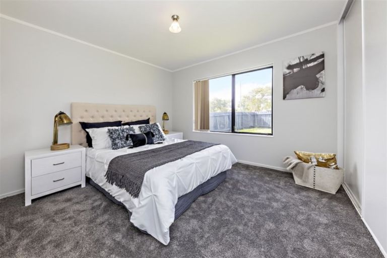 Photo of property in 27 Horlicks Place, Randwick Park, Auckland, 2105