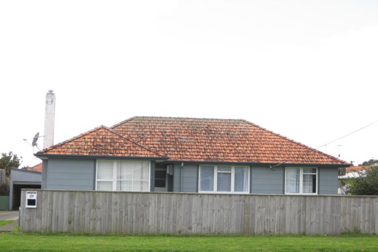 Photo of property in 84 Cracroft Street, Waitara, 4320