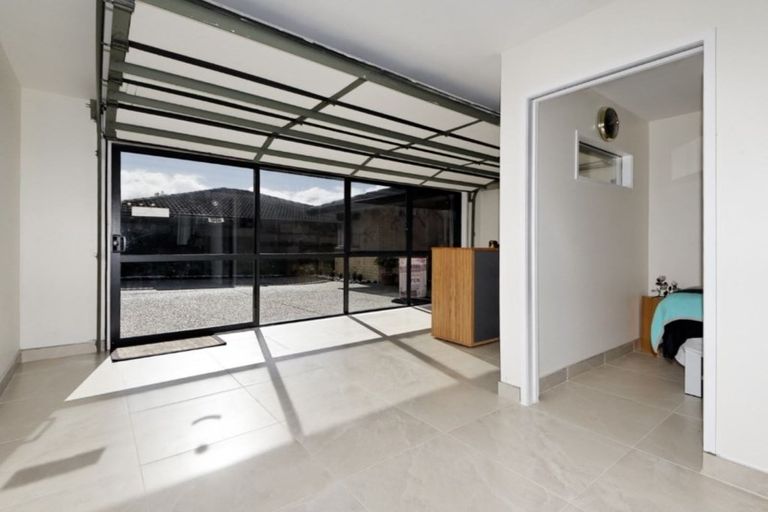 Photo of property in 3a Summerland Drive, Henderson, Auckland, 0612