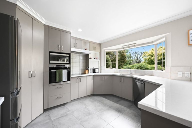 Photo of property in 5 Fernwater Place, Flagstaff, Hamilton, 3210