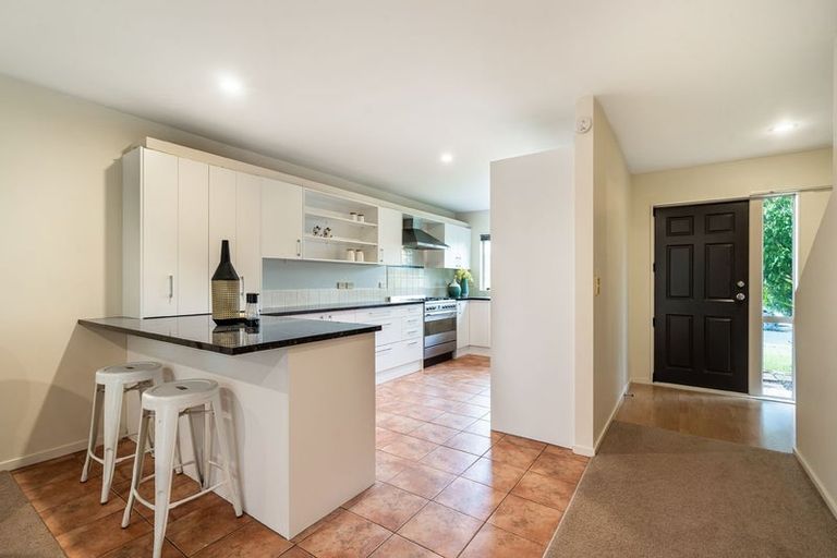 Photo of property in 27 Kinleith Way, Albany, Auckland, 0632