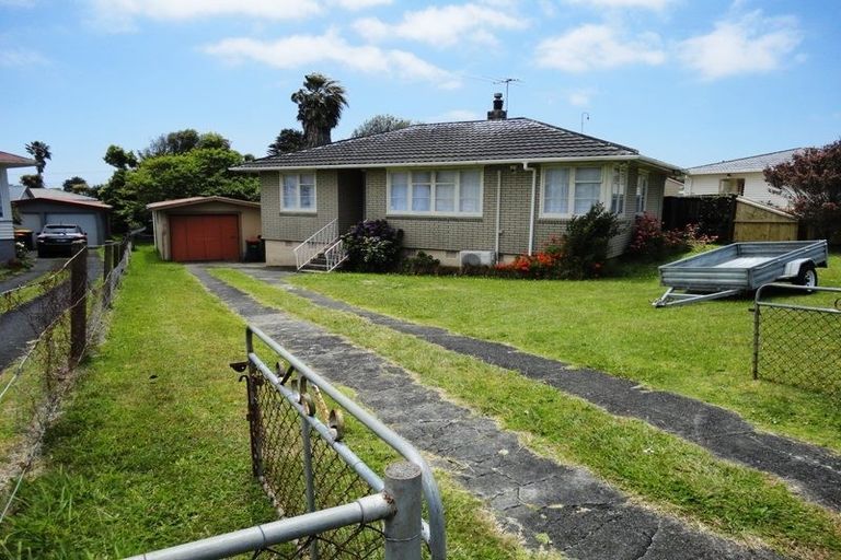 Photo of property in 64 Tawa Crescent, Manurewa, Auckland, 2102