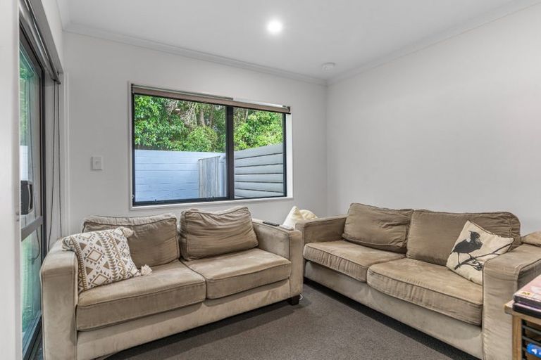 Photo of property in 4 Pangu Way, Mangere, Auckland, 2022
