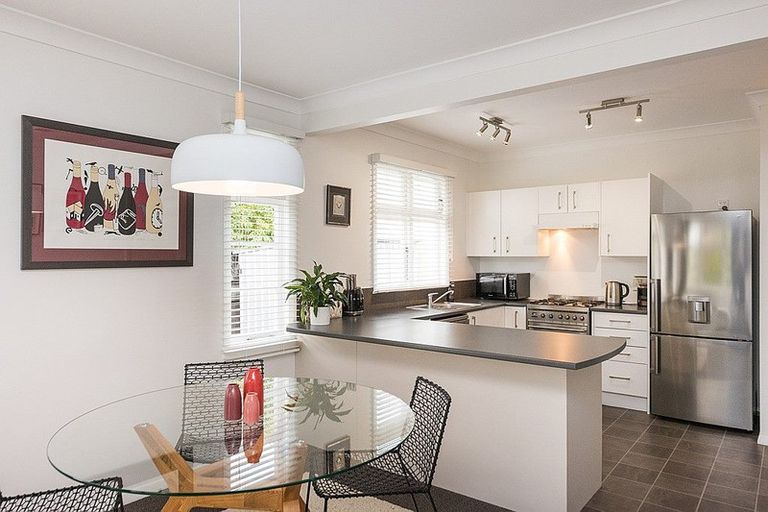 Photo of property in 35 Hardie Street, Hokowhitu, Palmerston North, 4410