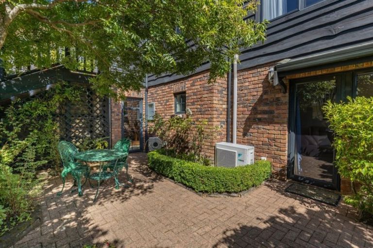 Photo of property in 46 Coster Street, Enner Glynn, Nelson, 7011