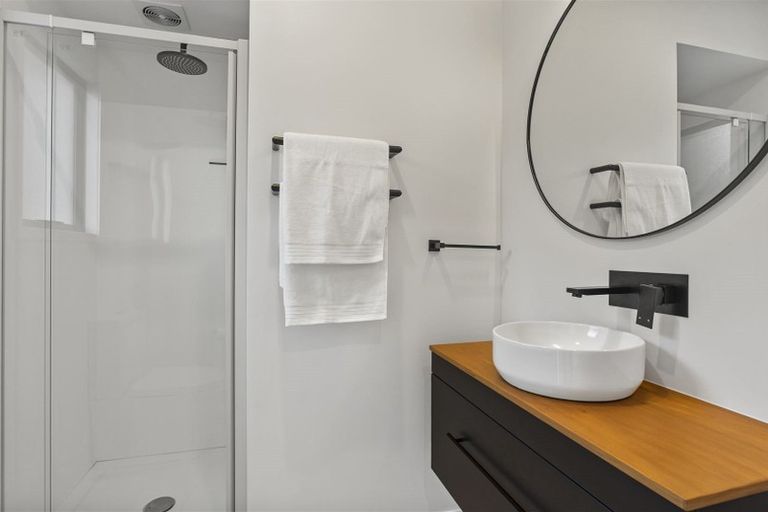 Photo of property in 2/12 Fallow Street, Browns Bay, Auckland, 0630