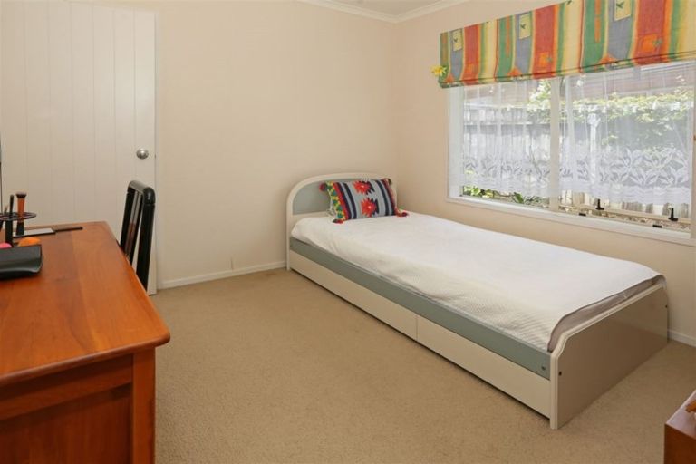 Photo of property in 10 Hillwell Drive, Henderson, Auckland, 0612