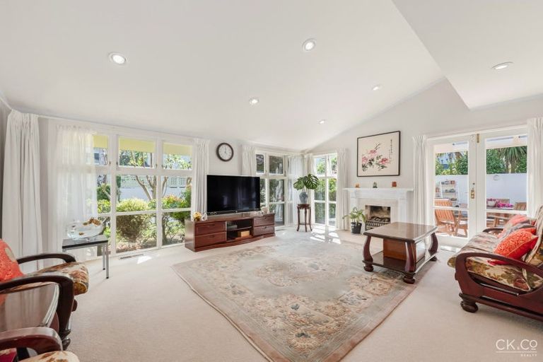 Photo of property in 4/125 Woburn Road, Woburn, Lower Hutt, 5010