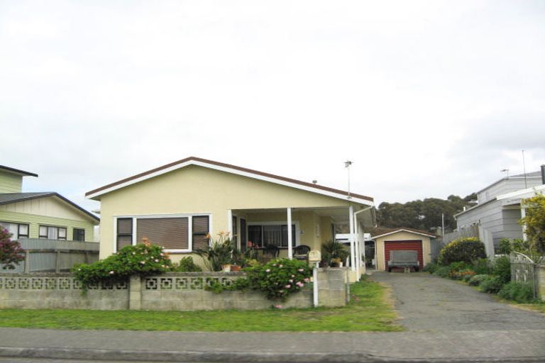 Photo of property in 108 Beach Road, Haumoana, 4102