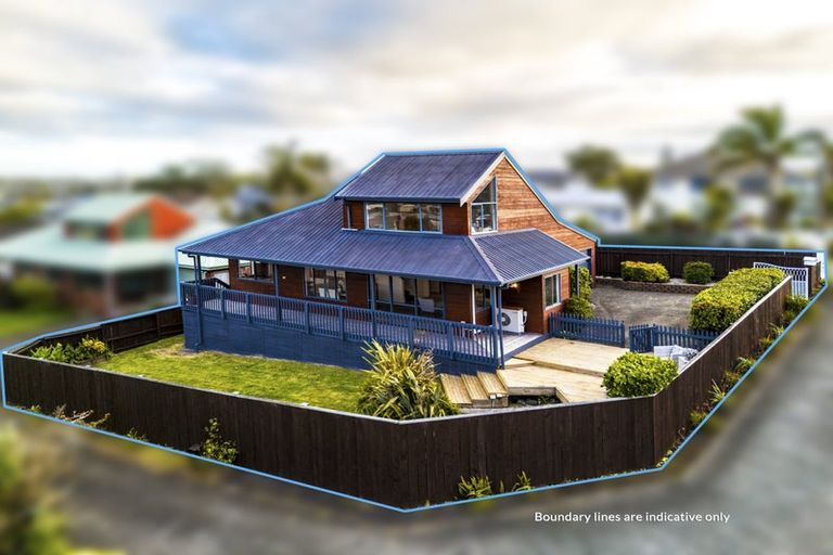 Photo of property in 30 Farquhar Road, Glendene, Auckland, 0602