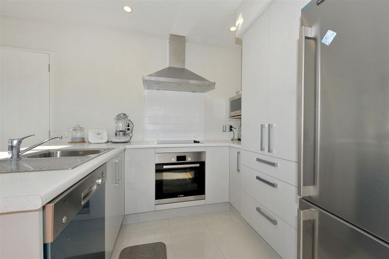 Photo of property in 30 Ballantyne Avenue, Upper Riccarton, Christchurch, 8041