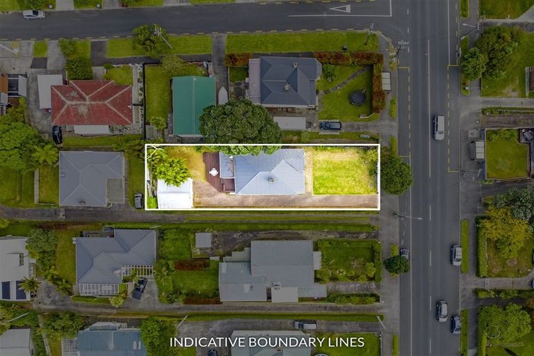 Photo of property in 42 Blockhouse Bay Road, Avondale, Auckland, 1026