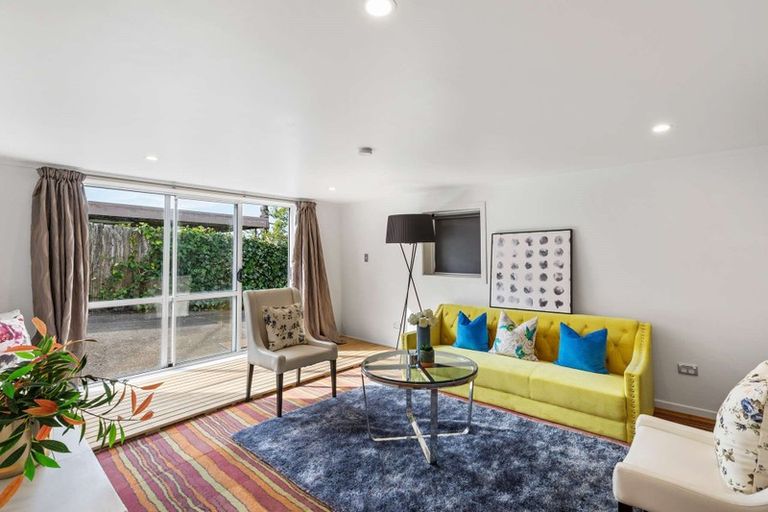 Photo of property in 1/93 Target Road, Totara Vale, Auckland, 0629