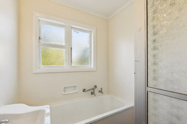 Photo of property in 11 Winara Avenue, Waikanae, 5036